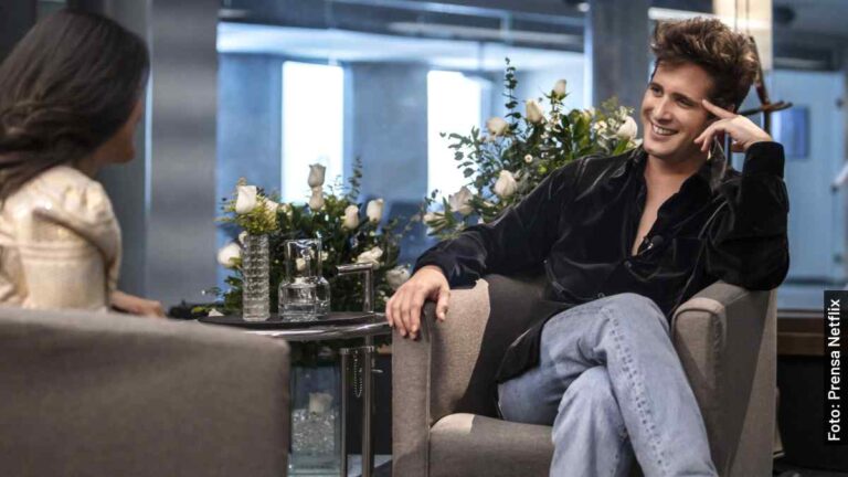 Quién entrevistó a Luis Miguel en la serie de Netflix y en la vida real