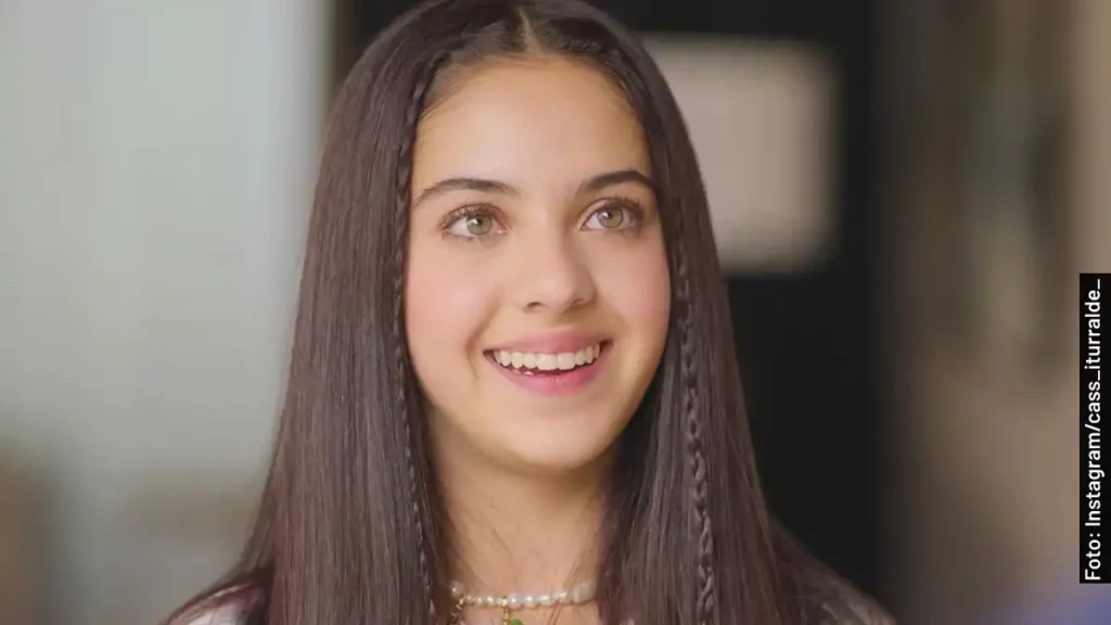 Cassandra Iturralde como Sofía en El Niñero, serie de Netflix